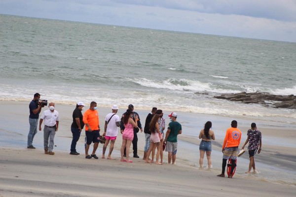 Durante la conferencia de prensa liderada por el ministro de Salud, este dijo que desde el próximo 8 de febrero se levanta las restricciones en las playas, ríos y balnearios y las personas que residen en Panamá, Panamá Oeste y de la provincia de Herrera.