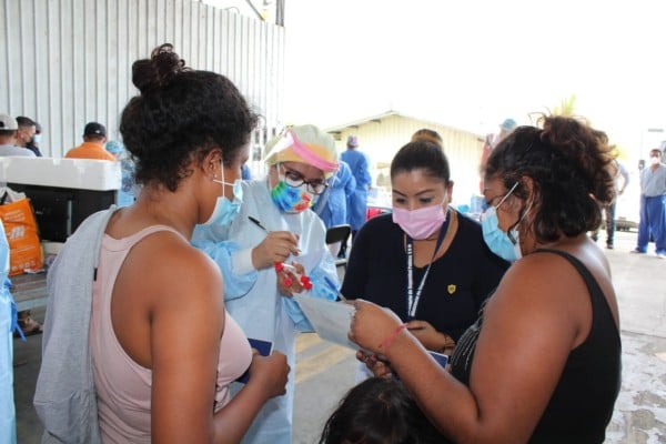 Rodríguez dijo que inmediatamente luego de conocerse el resultado, a este grupo de cinco nicaragüenses se les colocó en cuarentena y aislados del resto de los demás.