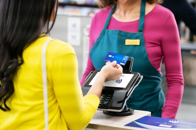 Casi la mitad de los consumidores están comprando en línea. Cortesía