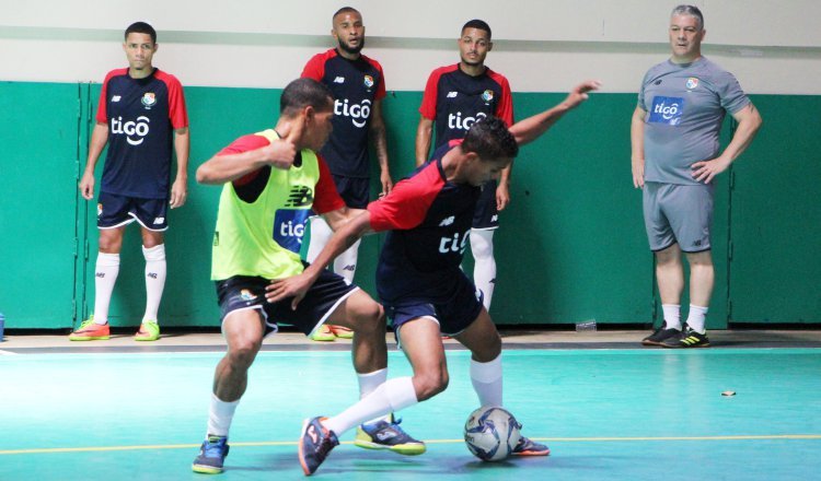 El seleccionado de futsal ha estado entrenando en el gimnasio del colegio Internacional de María Inmaculada. Cortesía