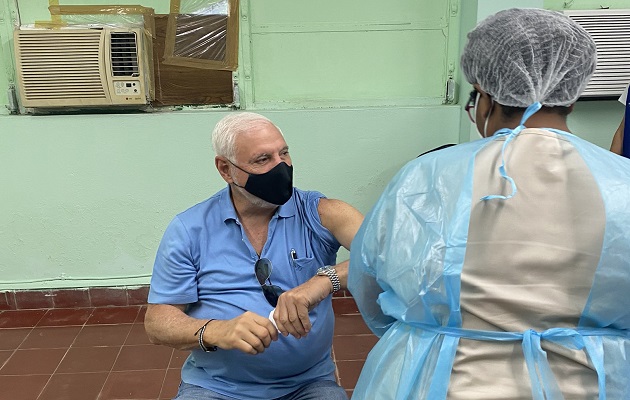 Ricardo Martinelli calificó de positivo el proceso de vacunación.