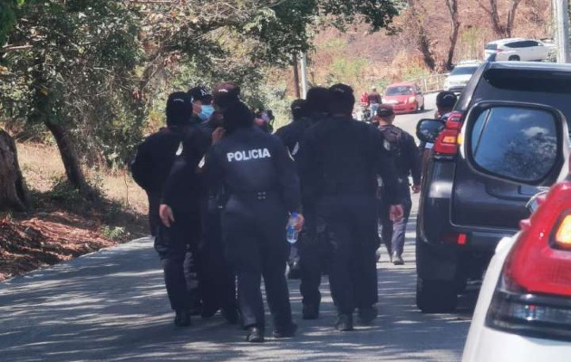 Una de las personas que iba con Cortizo Cohen pidió ayuda y la policía  llegó rápidamente. 