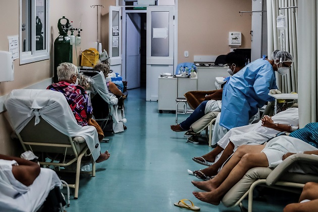 Brasil se aproxima a un colapso sanitario por la pandemia de la covid-19. Foto: EFE