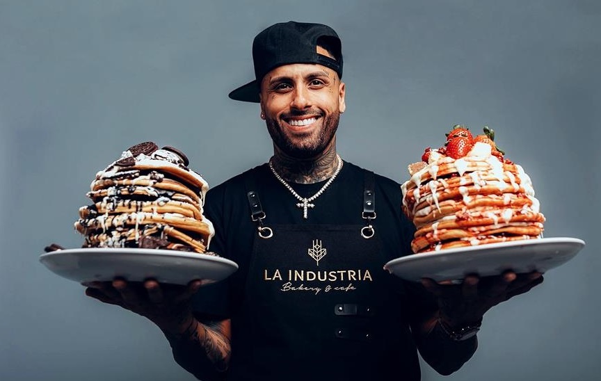 Nicky Jam promocionando su panadería. Instagram