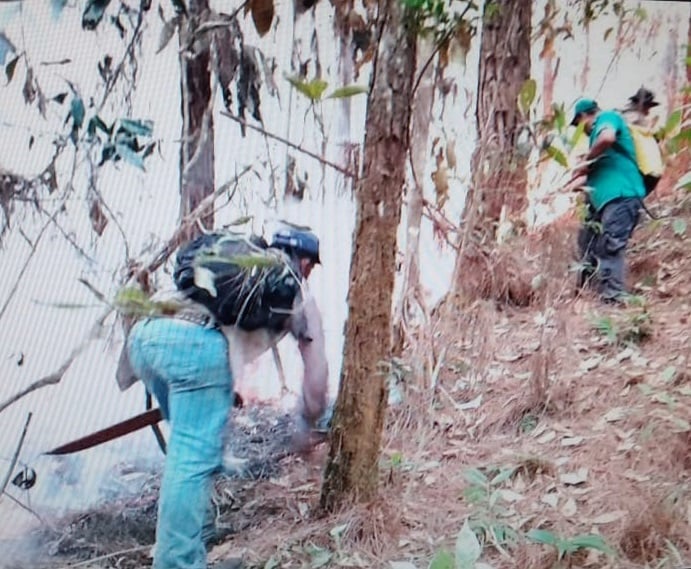 Tras varias horas de trabajo, se logró extinguir el incendio. Foto: Thays Domínguez 