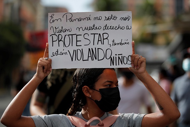 Grupos de la sociedad civil han protestado por los abusos en albergues infantiles. 