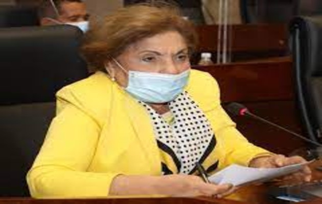 La Diputada Mayín Correa presentó ante la Asamblea Nacional este proyecto de ley que crea un programa que beneficiará a los adultos mayores panameños. Foto: Archivo.