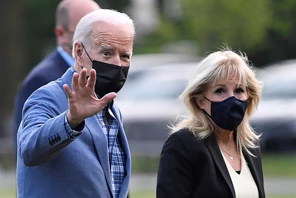 En la imagen, el presidente de EE.UU., Joe Biden, y la primera dama, Jill Biden. Foto: EFE