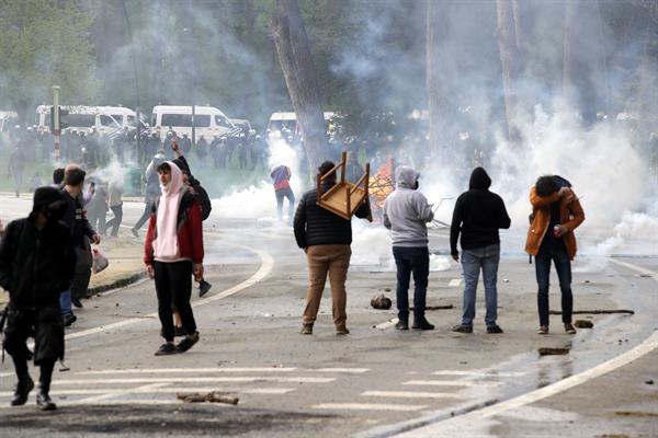 Cerca de 2,000 personas, según los medios, participaron de la fiesta.Cerca de 2,000 personas, según los medios, participaron de la fiesta.