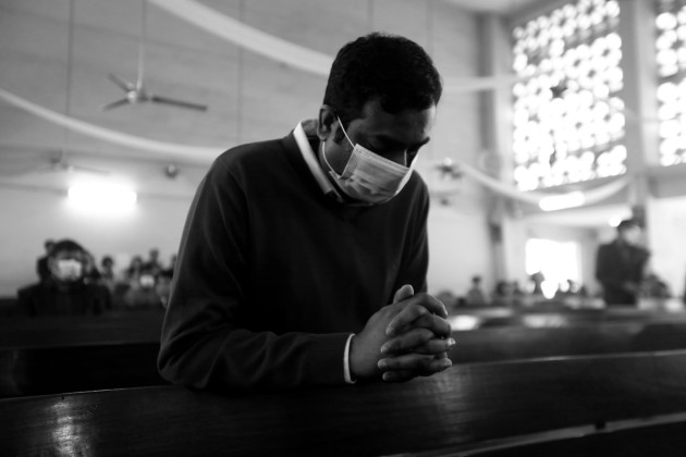  Vivir sin Dios es vivir al final de cuentas como salvajes controlados por los poderes de turno. Qué triste es vivir sin la esperanza de una felicidad eterna con Dios en el cielo. Foto: EFE.