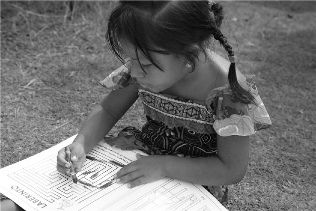 Homenaje del Órgano Judicial a niños de la comunidad de Narganá, en la comarca Guna Yala, El legado de los abuelos sigue vigente. Con el tiempo, diferentes programas se han desarrollado para fortalecer la cultura guna.  Foto: Cortesía: Órgano Judicial.