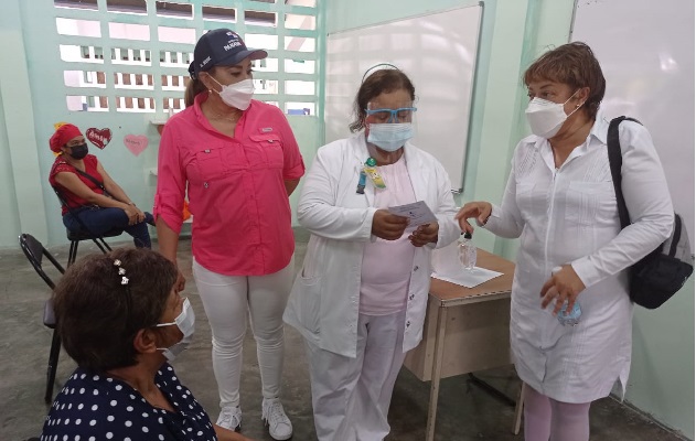 Este miércoles, 19 de mayo, se iniciará la vacunación a los mayores de 60 años, embarazadas y docentes en los circuitos 4-3 y 4-4. Foto: José Vásquez