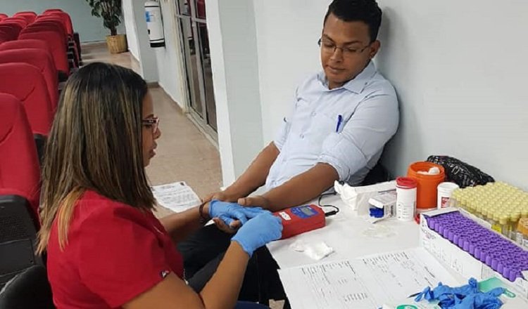 Hoy, la directiva del Colegio Nacional de Laboratoristas Clínicos anunciará los lineamientos generales de la huelga prevista para el lunes. Foto: Internet