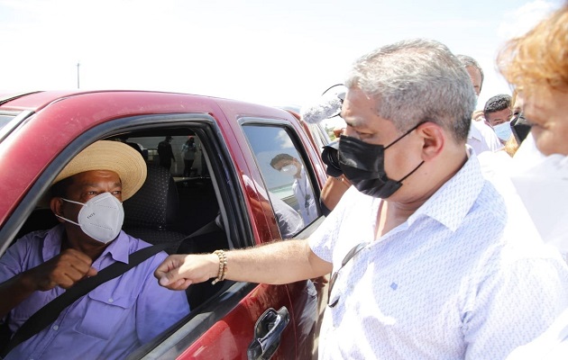 El ministro Luis Francisco Sucre recordó que la pandemia todavía no se ha ido. Foto: Cortesía Minsa