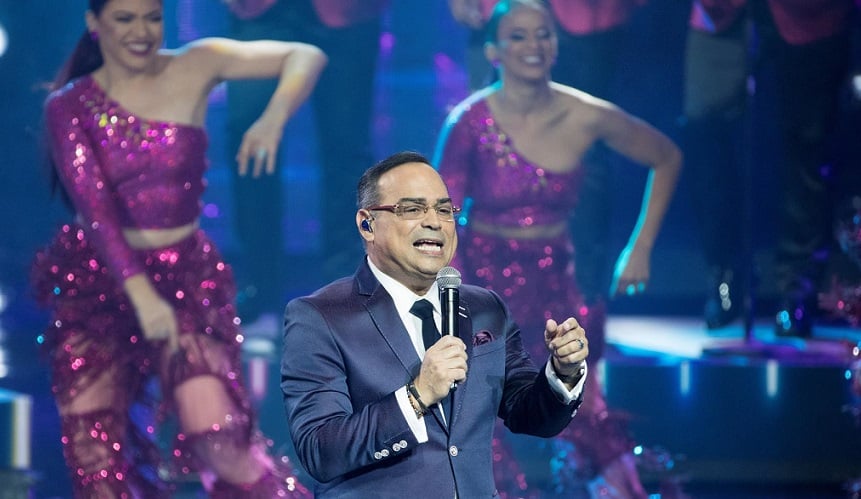 El cantante puertorriqueño de salsa Gilberto Santa Rosa. EFE/Orlando Barría