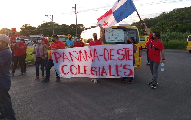 Los transportistas precisan que tienen 18 meses sin trabajar por causa de la pandemia. Foto: Eric montenegro.