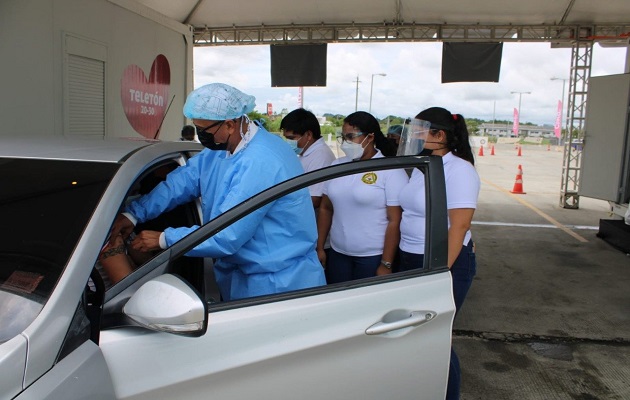 La vacuna de AstraZeneca se aplica a personas mayores de 30 años. Foto: Cortesía Minsa