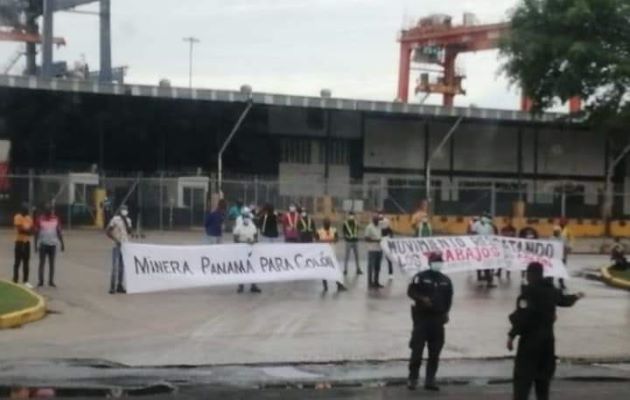 Los manifestantes  han realizado esta semana varias protestas en las áreas portuarias, exigiendo plazas de empleo. Foto: Diomedes Sánchez