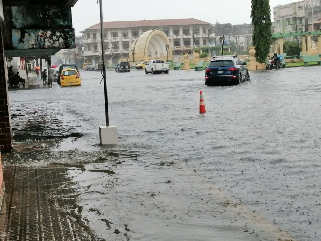 Varias calles de la provincia quedaron inundadas. Foto/Diomedes Sánchez