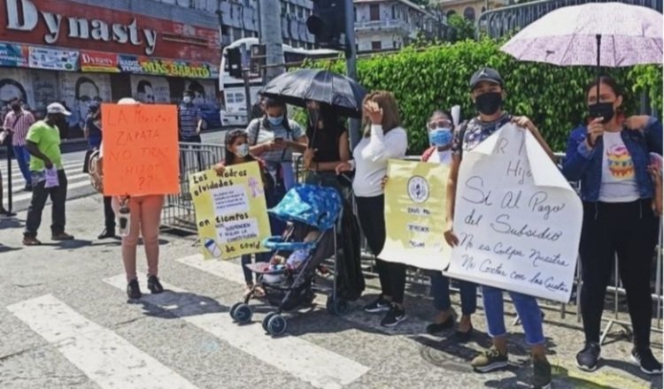 Las trabajadoras afectadas protestaron para exigir su derecho. Internet