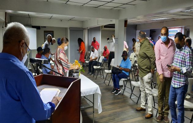 Los miembros de la Cámara Nacional de Transporte se reunieron en la terminal de Santiago. Foto: Melquiades Vásquez