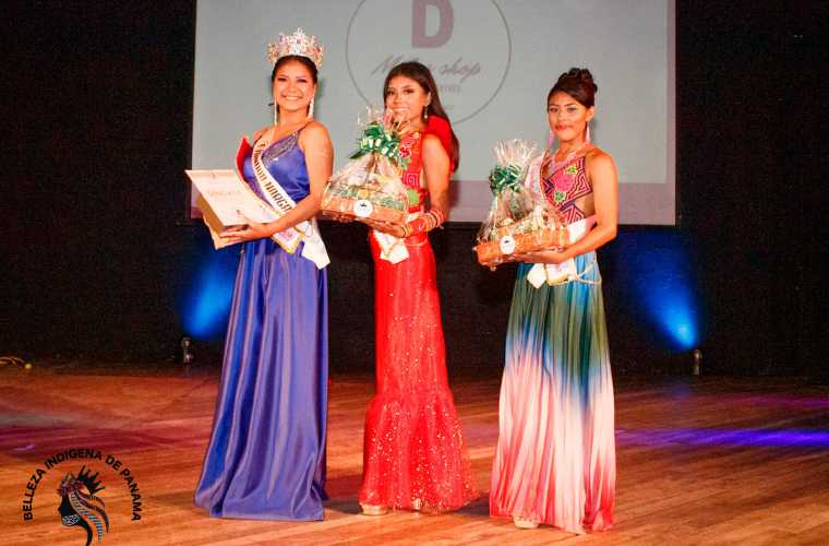 Hazel Muñoz ganadora del certamen intercultural indígena de América. @bellezasdepanama