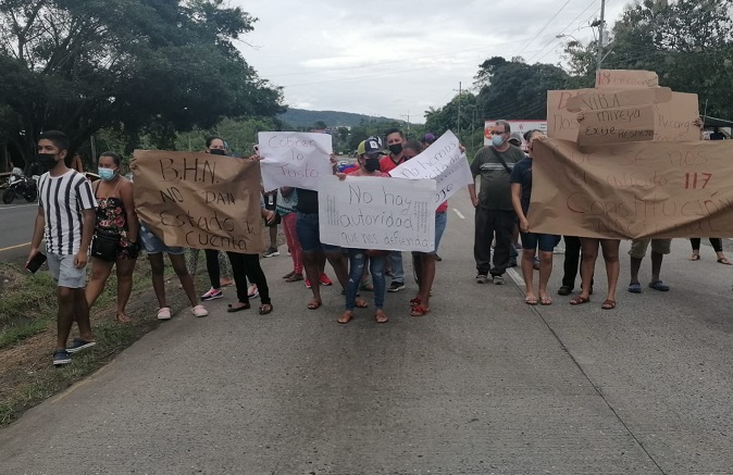 Rechazan el pago de los intereses fijados por el BHN. Foto: Eric A. Montenegro