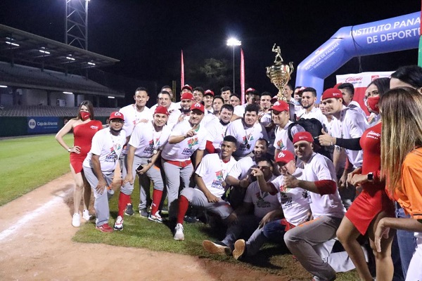 Chiriquí festeja el título del béisbol mayor. Foto: Fedebeis