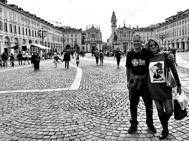 Jaime Figueroa Navarro y su esposa, Mayin Lugo de Figueroa, visitan la Piazza San Carlo, Turín,  Foto: Cortesía del autor.