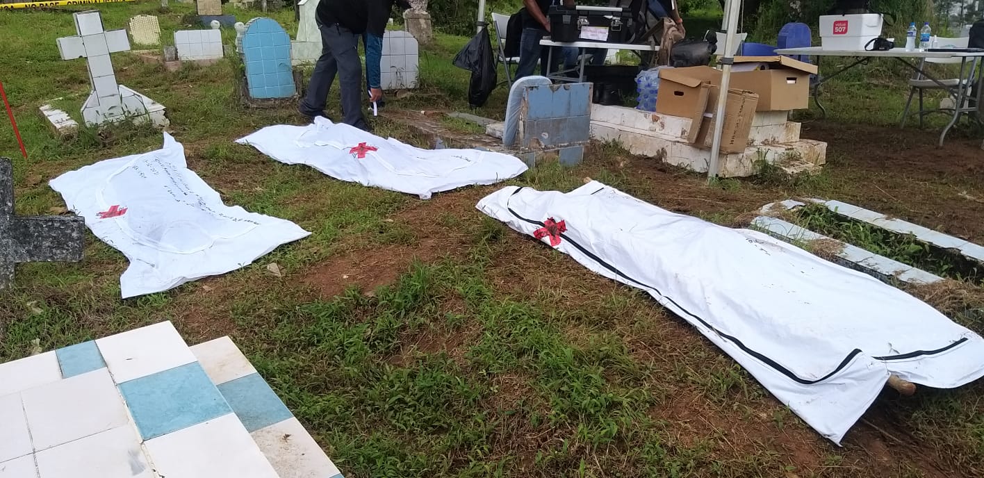 En el cementerio de Monte Esperanza se realizó la exhumación de ocho bolsas con restos de los cuales, algunos podrían ser de víctimas de la invasión. Foto: Cortesía Comisión 20 de diciembre