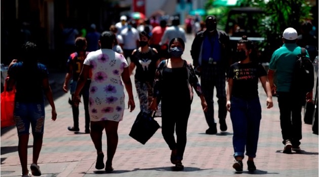 Unos 30 mil trabajadores se mantienen en reducción de jornada desde el 2020. Foto: Archivo