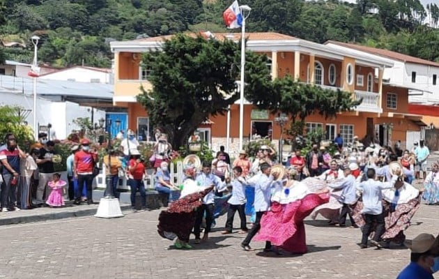 Las autoridades del municipio de Boquete solicitaron un permiso para un paseo típico en un área determinada, bajo control y con aforo del 100% de personas vacunadas, lo cual no se cumplió. Foto. José Vásquez