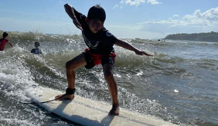  La playa de San Carlos es una de  los lugares  para impartir clases.