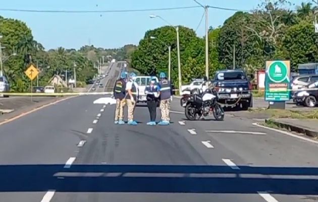 Las autoridades iniciaron las investigacones correspondientes sobre este accidente de tránsito y se espera que en las próximas horas se de a conocer la identidad de la ciudadana atropellada. Foto. Mayra Madrid