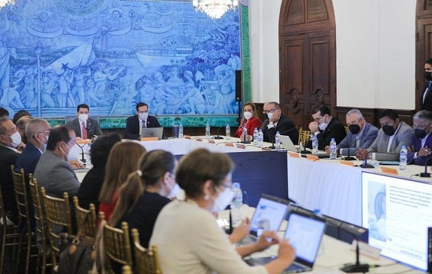 Este lunes se realizó una reunión de seguimiento a la mesa técnica de trabajo  sobre medicamentos. Foto: Presidencia