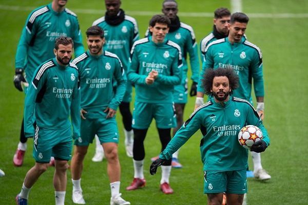 Jugadores del Real Madrid en los entrenamientos de cara al partido contra Manchester City. Foto:EFE