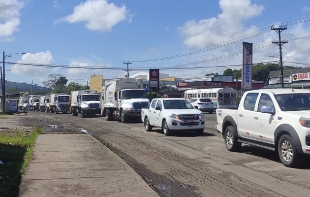 La concentración de esta caravana inició a las 9:00 a.m., saliendo de la Junta Comunal de Sabanitas hacia la ciudad de Colón. Foto. Diomedes Sánchez