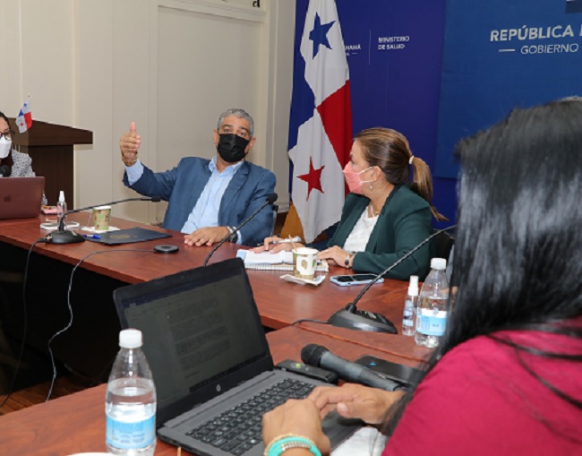 La ministra Gorday dijo que la decisión de suspender clases se verá por cada plantel, de acuerdo con los indicadores en el número de casos. Foto: Cortesía Minsa