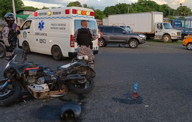 El sargento primero fue trasladado en ambulancia a un centro médico. Foto. Melquíades Vásquez