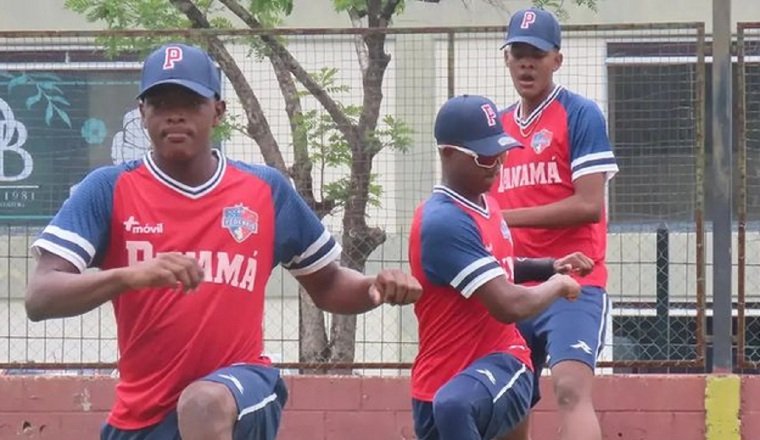 Jugadores de la U15 de la selección de Panamá. Foto: Fedebeis