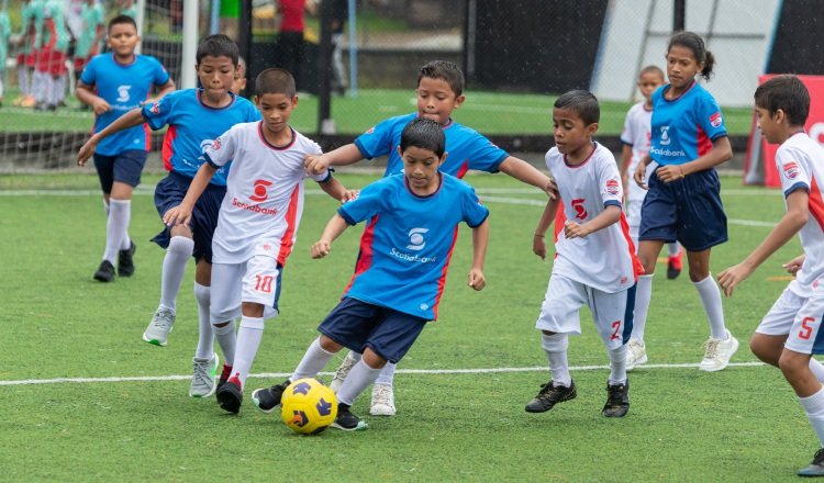 El campeonato escolar se realiza por todo el país. Foto: Cortesía