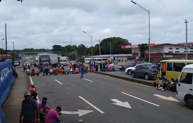 Indígenas De La Etnia Ngäbe Buglé Mantienen Cierre De Vías En El