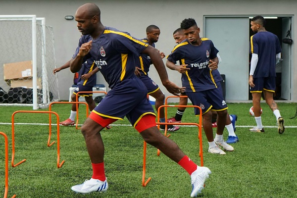 Adolfo Machado en los entrenamientos de Sporting. Foto: @sportingsmfc