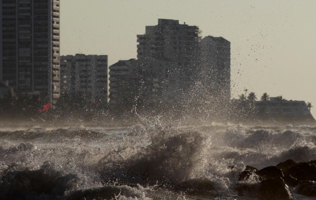 La tormenta tropical Julia se formó este viernes frente a la península de La Guajira, en Colombia. Foto: EFE