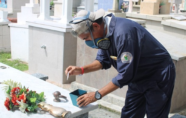 Se orienta a la población de Canto del Llano sobre como prevenir aumento de casos. Foto: Melquiades Vásquez