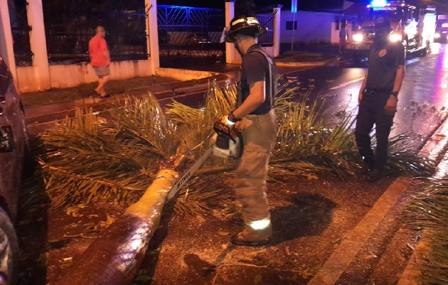 El hecho se dio la madrugada del domingo, en medio de la lluvia que caía desde hacía varias horas en la región. Foto. Thays Domínguez