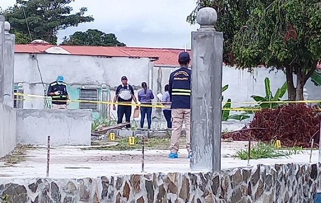 Un testigo del hecho narró que el sicario llegó al sitio en una “chiva”, tomando camino hacia el parque, en donde efectuó varios disparos en contra de “Coquito”, para luego darse a la fuga. Foto. Eric Montenegro