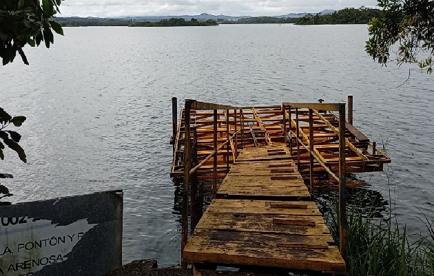 Si el muelle se repara, los turistas extranjeros o nacionales pueden estar en Escobal, Vino Tinto o Cuipo en menos de 30 minutos. Foto. Eric Montenegro