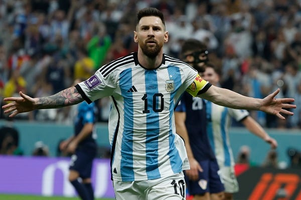 Messi, festeja el pirmer gol de Argentina. Foto: EFE