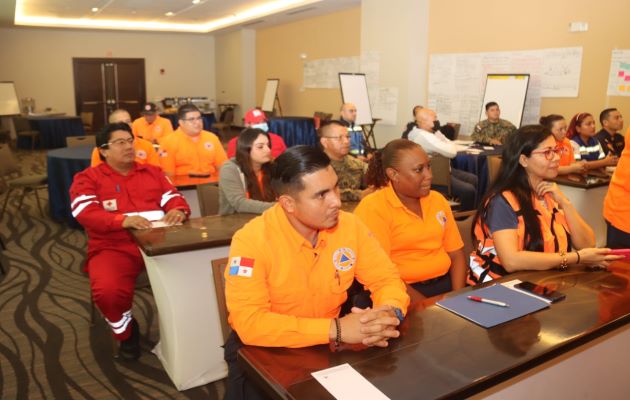 Unos 30 especialistas en rescate de la Fuerza de Tarea Conjunta recibieron capacitación sobre roles claves.